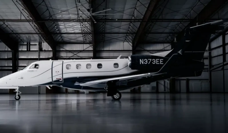 
								Embraer Phenom 300 full									