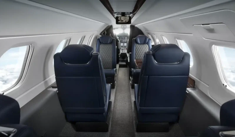 
								Embraer Phenom 300 full									