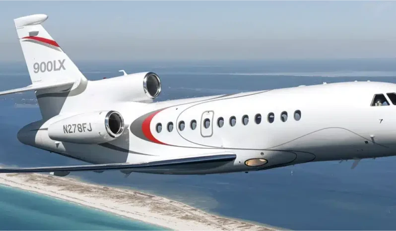 
								Dassault Falcon 900 full									