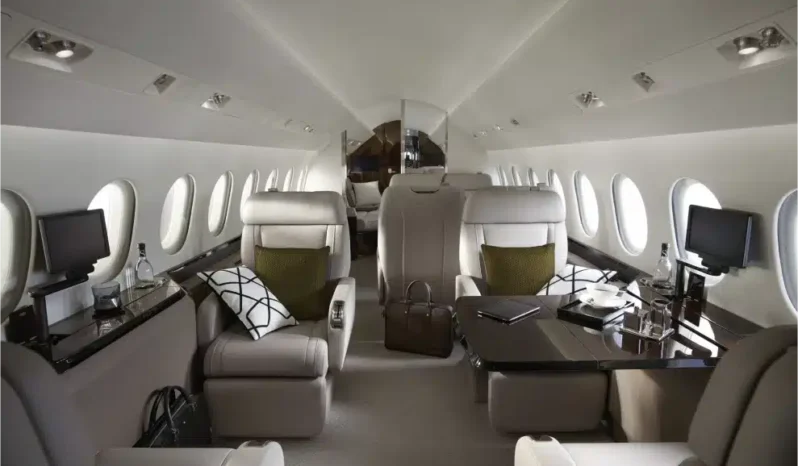 
								Dassault Falcon 900 full									