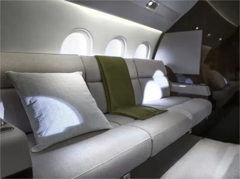 
								Dassault Falcon 900 full									