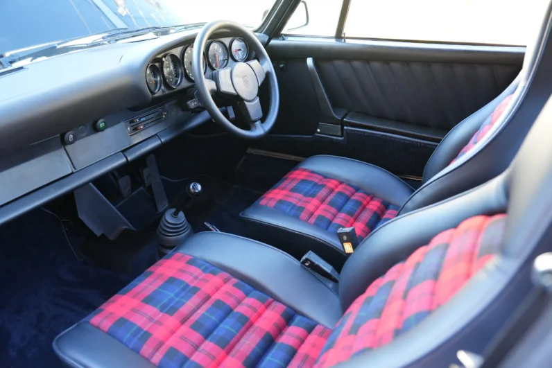 
								1976 Porsche 911 Carrera 3.0 full									