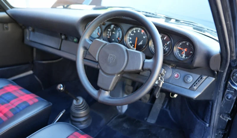 
								1976 Porsche 911 Carrera 3.0 full									