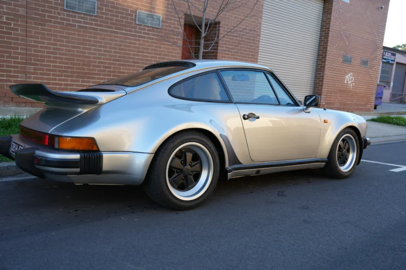 
								1977 Porsche 930 Turbo full									