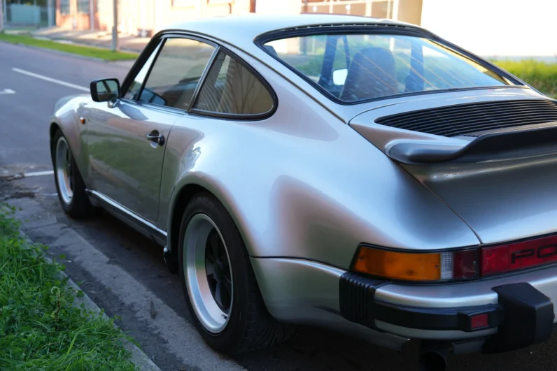 
								1977 Porsche 930 Turbo full									
